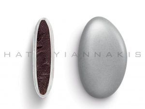 chocolate (70% cocoa) with a thin layer of sugar coating-silver metallic